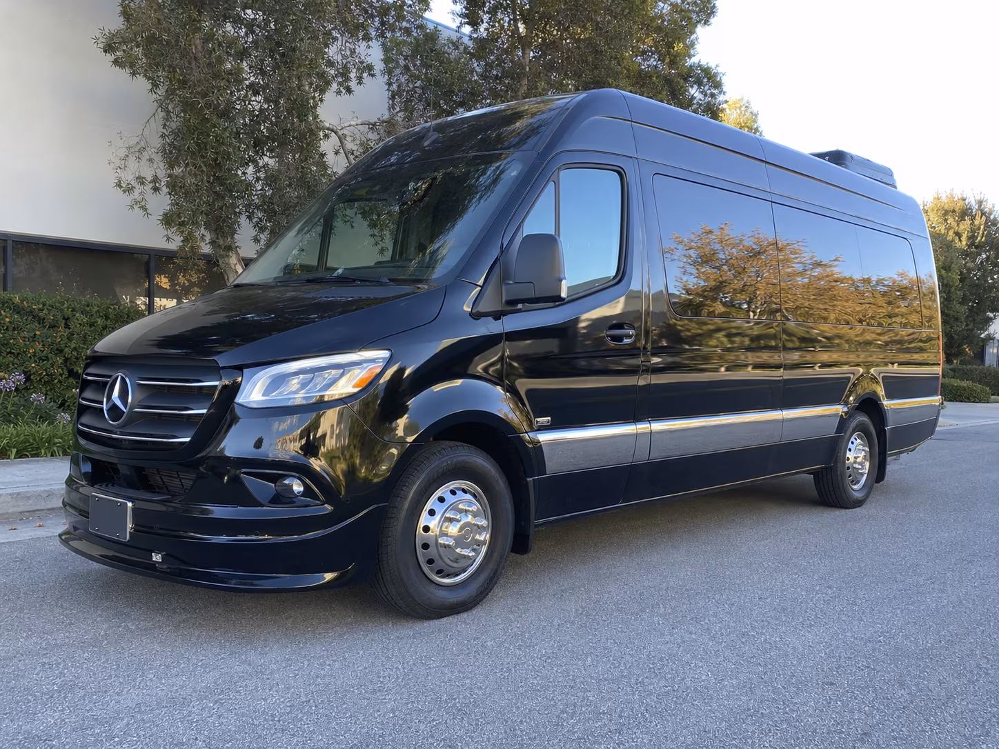 corporate and convention buses serving newport news