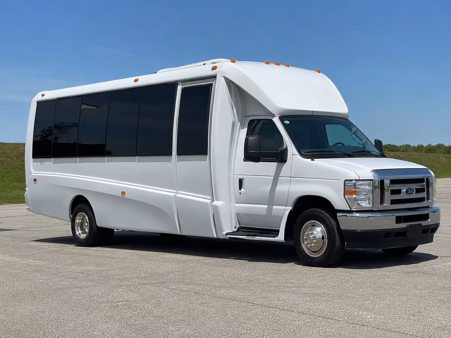 how the number of stops and hold time between them affect total bus rental costs in newport news
