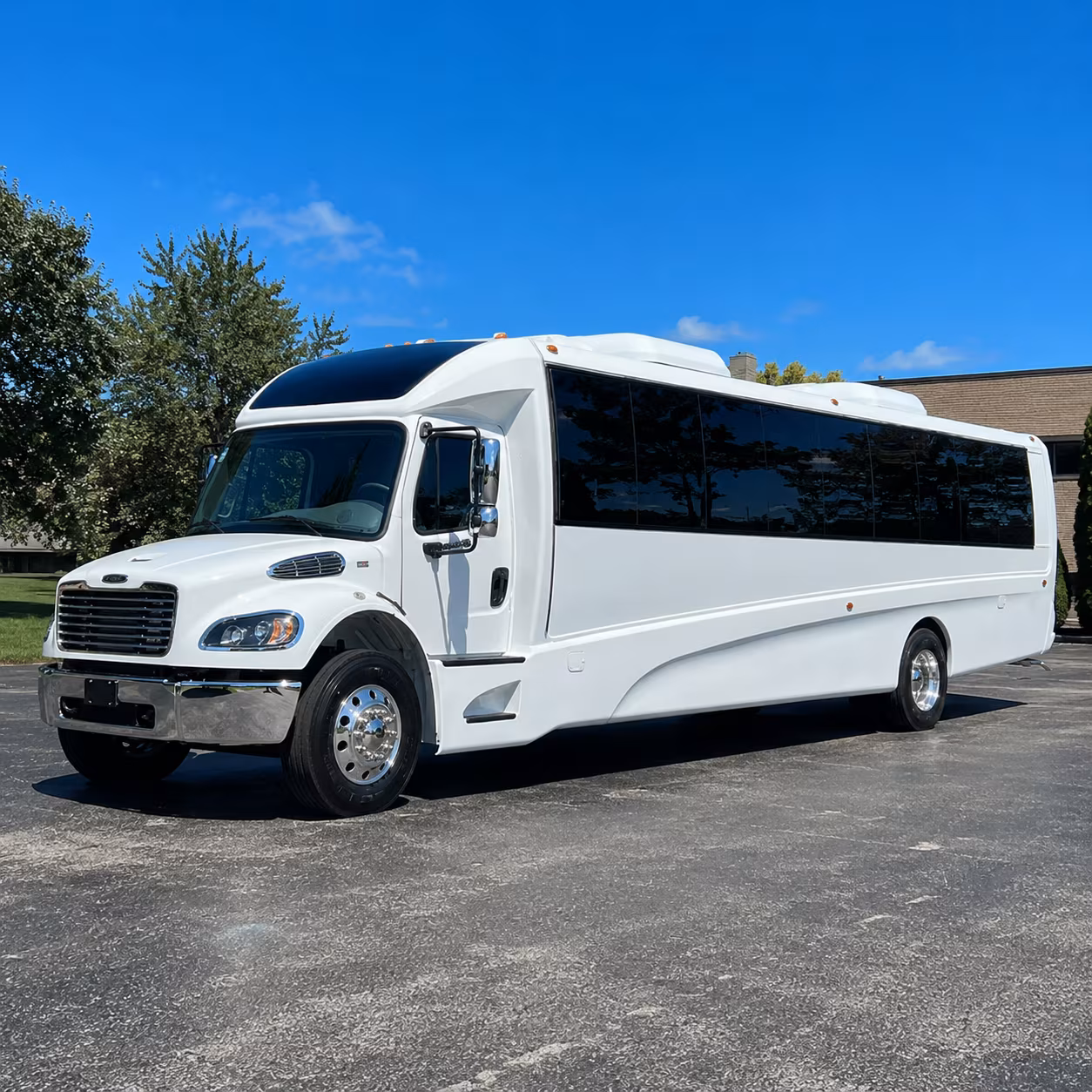 newport news 20 passenger minibus