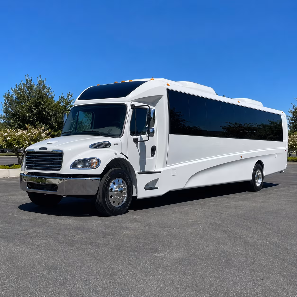newport news 30 passenger minibus
