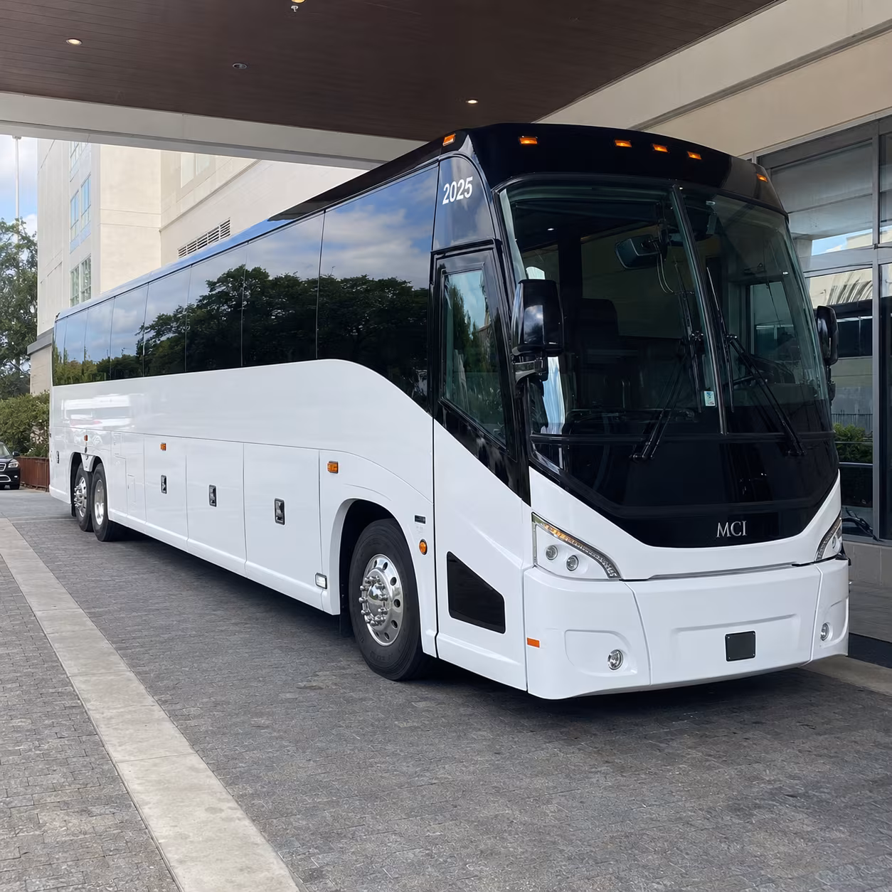 newport news 54 passenger charter bus